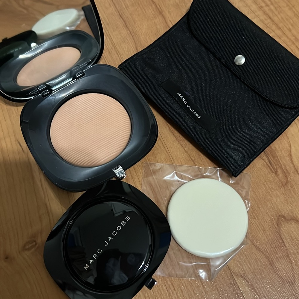 Marc Jacobs powder